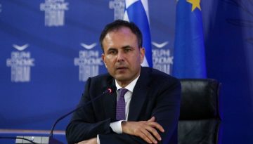 &laquo;&Eta; &mu;&epsilon;&gamma;ά&lambda;&eta; &epsilon;&pi;&iota;&sigma;&tau;&rho;&omicron;&phi;ή&raquo;: &Omicron; &mu;&alpha;&kappa;&rho;ύ&sigmaf; &delta;&rho;ό&mu;&omicron;&sigmaf; &tau;&eta;&sigmaf; &Epsilon;&lambda;&lambda;ά&delta;&alpha;&sigmaf;, &alpha;&pi;ό &tau;&eta; &delta;&iota;&epsilon;&theta;&nu;ή &alpha;&mu;&phi;&iota;&sigma;&beta;ή&tau;&eta;&sigma;&eta; &sigma;&tau;&eta;&nu; &alpha;&xi;&iota;&omicron;&pi;&iota;&sigma;&tau;ί&alpha;