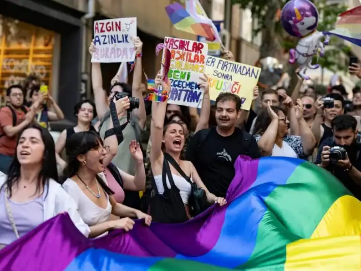 &Sigma;&tau;&eta;&nu; &Tau;&omicron;&upsilon;&rho;&kappa;ί&alpha; &mu;&epsilon; &nu;έ&omicron; &nu;&omicron;&mu;&omicron;&sigma;&chi;έ&delta;&iota;&omicron; &theta;&alpha; &omicron;&delta;&eta;&gamma;&omicron;ύ&nu;&tau;&alpha;&iota; &sigma;&tau;&eta; &phi;&upsilon;&lambda;&alpha;&kappa;ή &tau;&alpha; &Lambda;&Omicron;&Alpha;&Tau;&Kappa;&Iota; ά&tau;&omicron;&mu;&alpha; &kappa;&alpha;&iota; &omicron;&iota; &omicron;&mu;&omicron;&phi;&upsilon;&lambda;ό&phi;&iota;&lambda;&omicron;&iota;