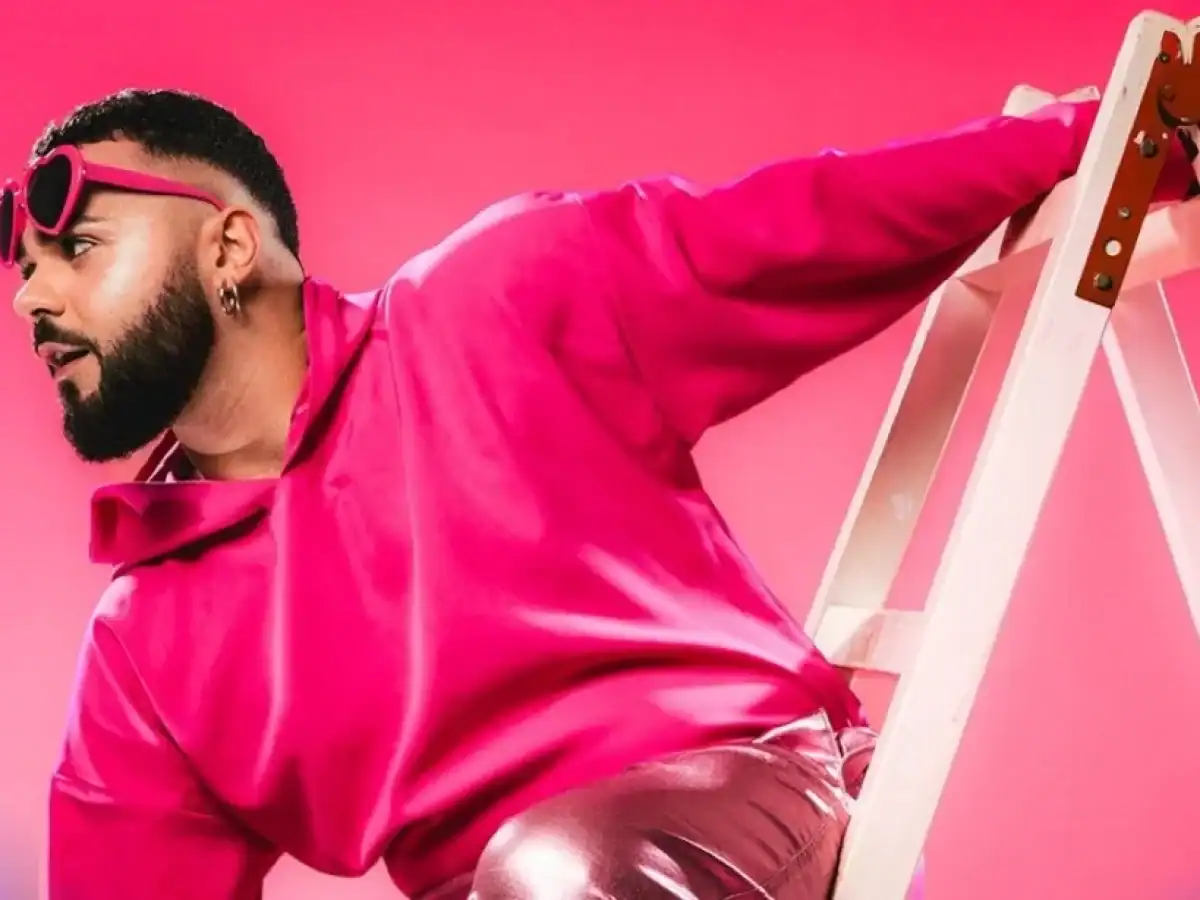 Eurovision 2026: &Omicron; Akylas &pi;ά&epsilon;&iota; &sigma;&tau;&eta; &Beta;&iota;έ&nu;&nu;&eta; &mu;&epsilon; &tau;&omicron; &laquo;Ferto&raquo;