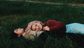 &Omicron;&mu;&omicron;&phi;&upsilon;&lambda;&omicron;&phi;&iota;&lambda;ί&alpha;: &Eta; &alpha;&nu;&epsilon;&kappa;&tau;&iota;&kappa;ό&tau;&eta;&tau;&alpha; &sigma;&tau;&iota;&sigmaf; &pi;ό&lambda;&epsilon;&iota;&sigmaf; vs. &tau;&alpha; &chi;&omega;&rho;&iota;ά