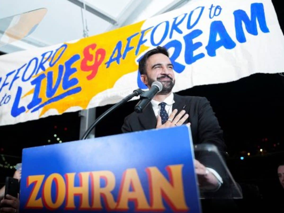 &Omicron; &Zeta;&omicron;&chi;&rho;ά&nu; &Mu;&alpha;&mu;&nu;&tau;ά&nu;&iota; &epsilon;&gamma;&kappa;&alpha;&iota;&nu;&iota;ά&zeta;&epsilon;&iota; &tau;&eta;&nu; &pi;&rho;ώ&tau;&eta; &Lambda;&Omicron;&Alpha;&Tau;&Kappa;&Iota;&Alpha;+ &upsilon;&pi;&eta;&rho;&epsilon;&sigma;ί&alpha;
